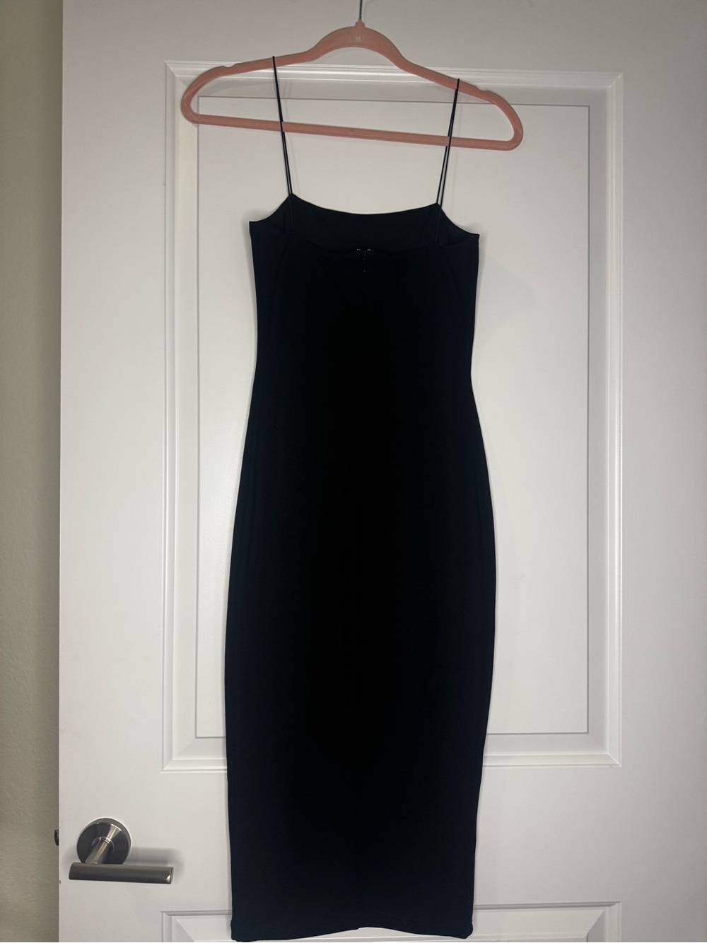 Elegant Black Midi Slip Dress with Spaghetti Straps